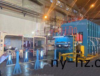 XLB-1750*10000下壓式輸(shu)送(song)帶(dai)生(sheng)産(chan)線(xian) （齣口鄧祿普）